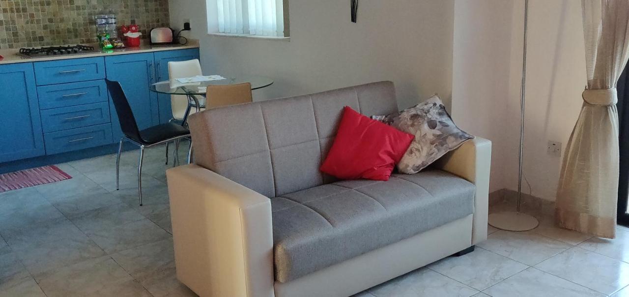마르사스칼라 Panoramic Penthouse In Marsascala Which Enjoys Sea And Country Views 아파트 외부 사진