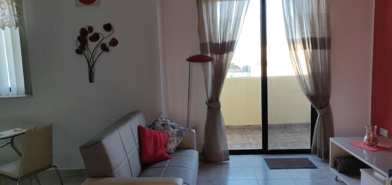마르사스칼라 Panoramic Penthouse In Marsascala Which Enjoys Sea And Country Views 아파트 외부 사진