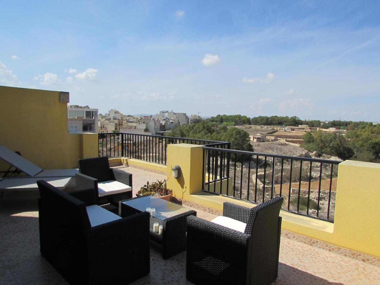 마르사스칼라 Panoramic Penthouse In Marsascala Which Enjoys Sea And Country Views 아파트 외부 사진