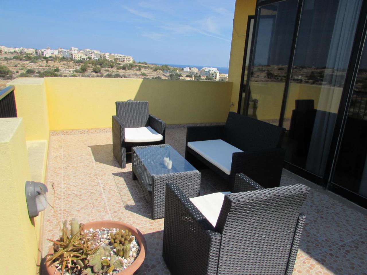 마르사스칼라 Panoramic Penthouse In Marsascala Which Enjoys Sea And Country Views 아파트 외부 사진