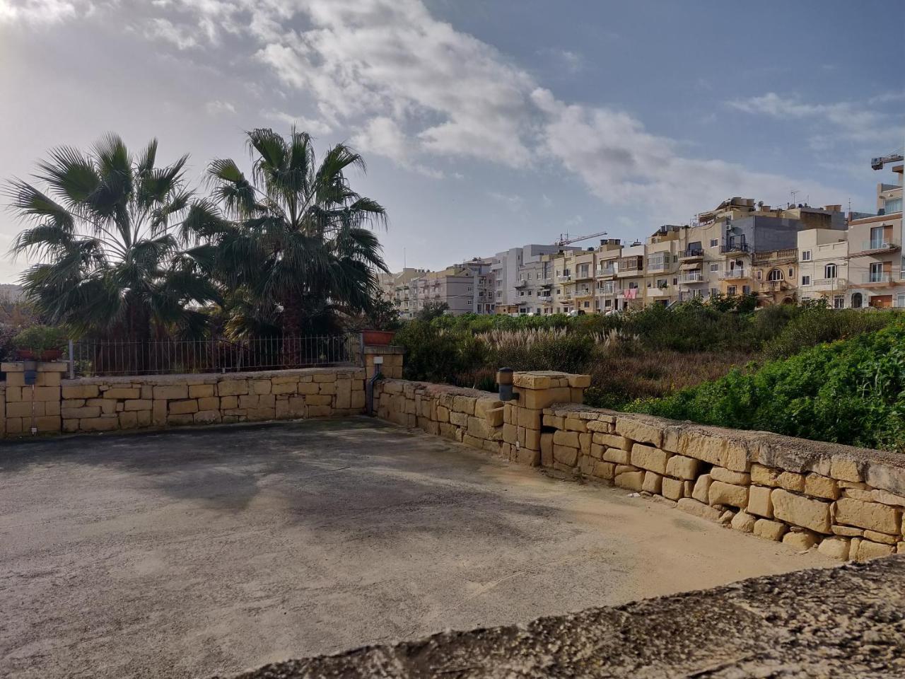 마르사스칼라 Panoramic Penthouse In Marsascala Which Enjoys Sea And Country Views 아파트 외부 사진