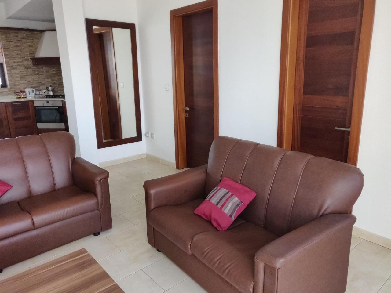 마르사스칼라 Panoramic Penthouse In Marsascala Which Enjoys Sea And Country Views 아파트 외부 사진