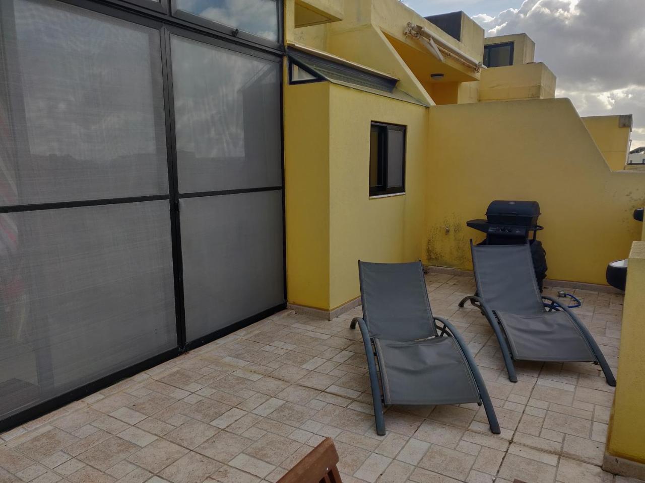 마르사스칼라 Panoramic Penthouse In Marsascala Which Enjoys Sea And Country Views 아파트 외부 사진