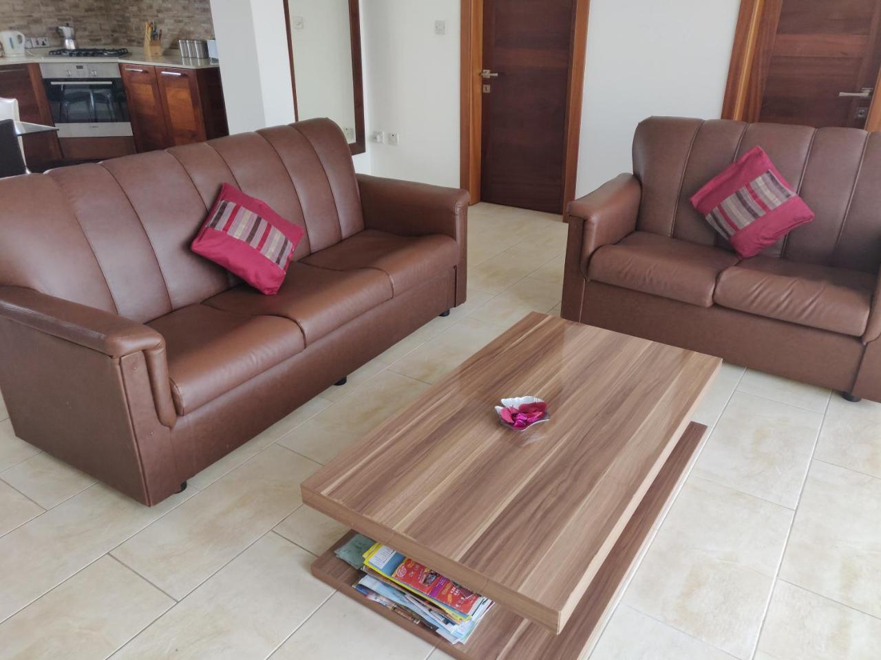 마르사스칼라 Panoramic Penthouse In Marsascala Which Enjoys Sea And Country Views 아파트 외부 사진