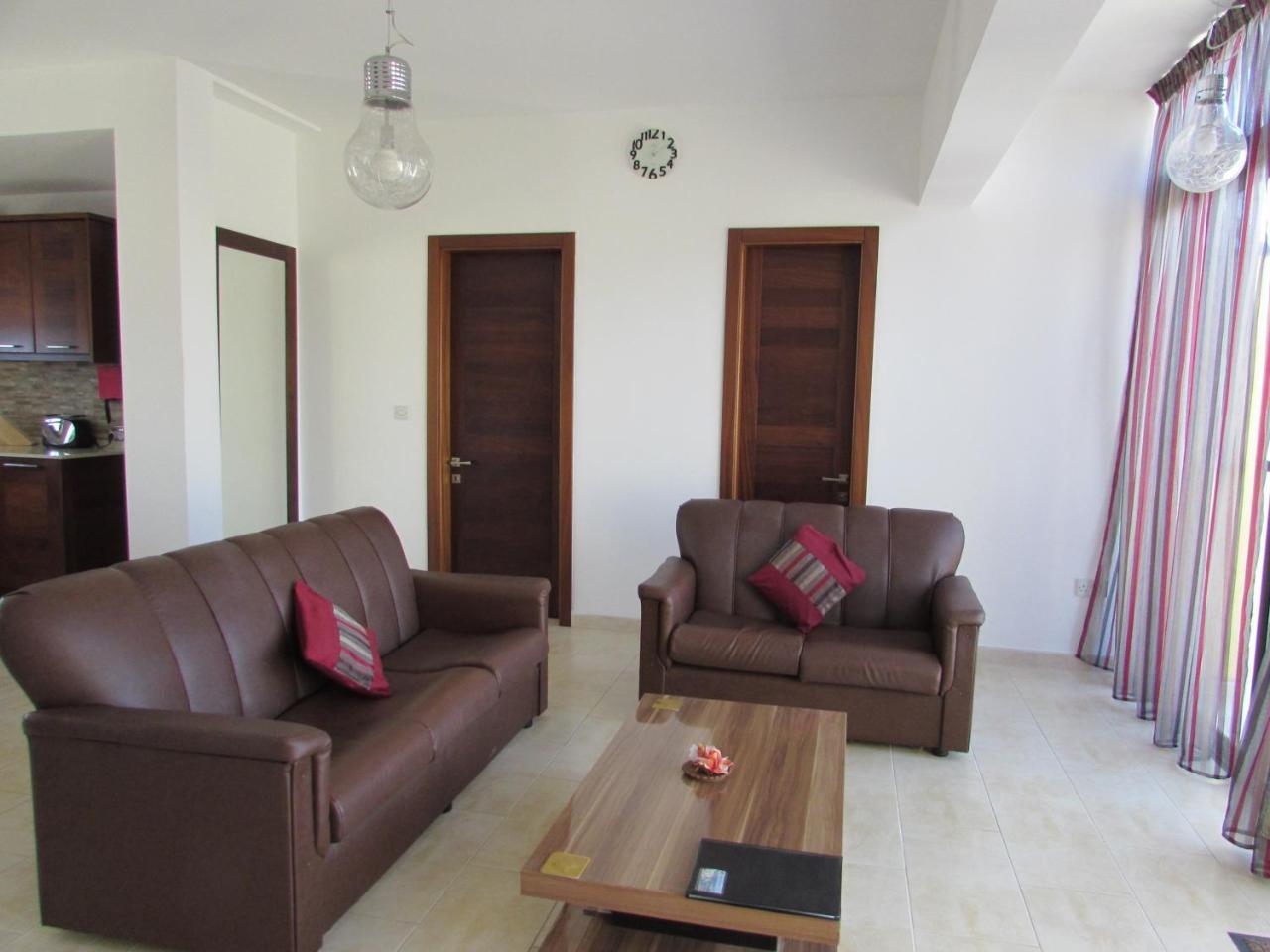 마르사스칼라 Panoramic Penthouse In Marsascala Which Enjoys Sea And Country Views 아파트 외부 사진