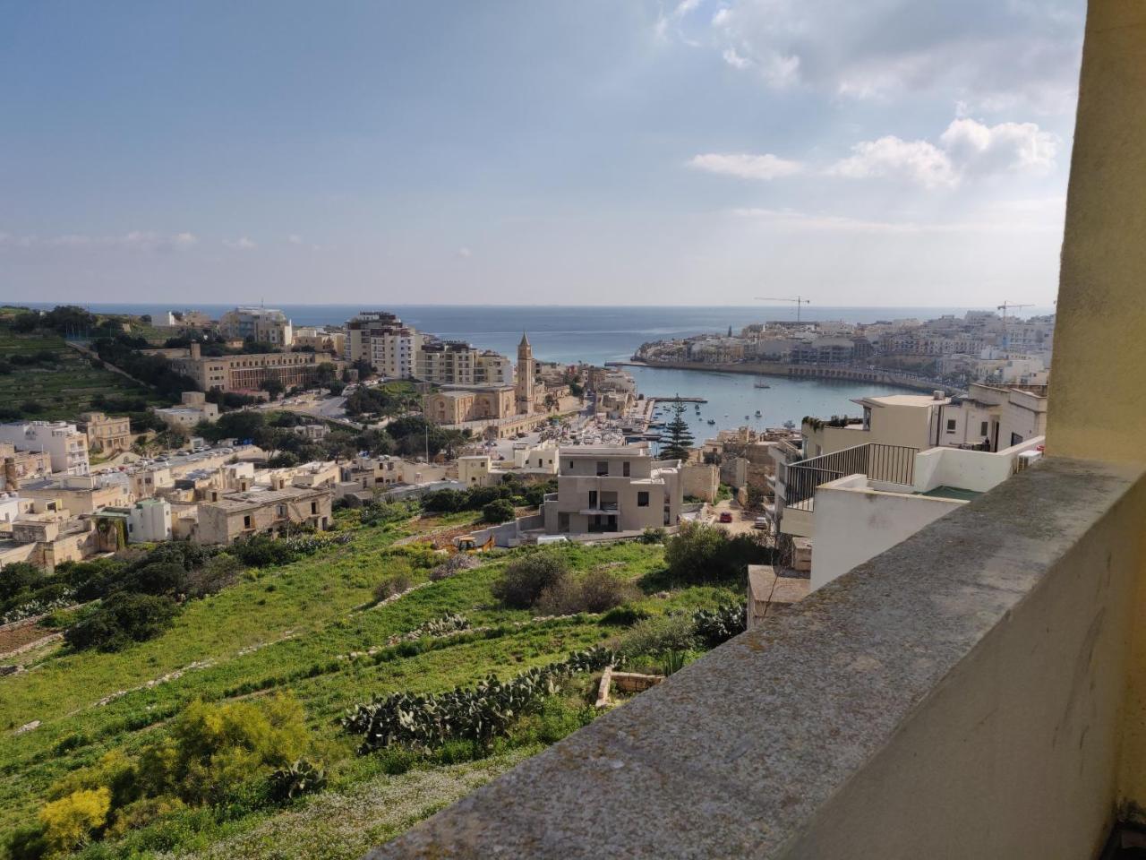 마르사스칼라 Panoramic Penthouse In Marsascala Which Enjoys Sea And Country Views 아파트 외부 사진